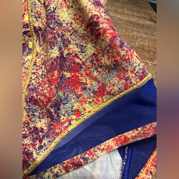 Lululemon SeaWheeze Limited Edition Hotty Hot Shorts - Picture 2 of 9